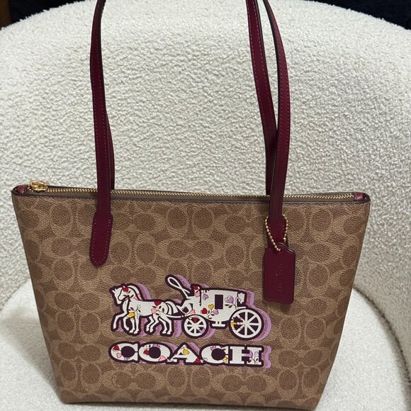 Coach Fiona Zip Tote Bag in Signature Canvas with Horse and Carriage Print - Picture 1 of 11
